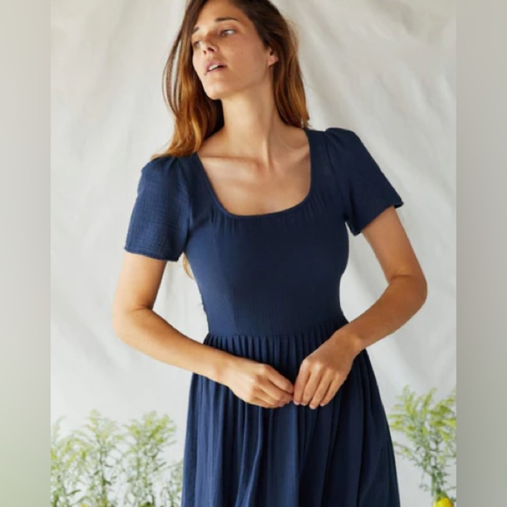 ISO—In search of Scarlet Dress in Navy (medium)